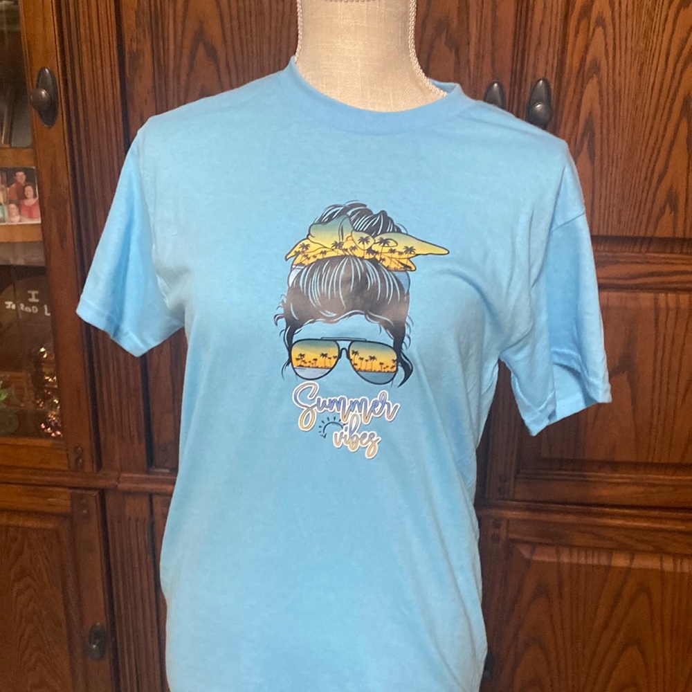 NWT tee size S